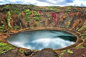 Rese: Volcanic crater, crater lake Keri&, x2c813;outhern
