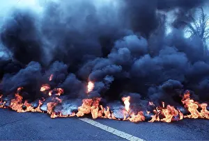 Smoking: VOLCANO - Lava advances over street