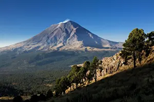 Stratovolcano: Volcano Popocatepetl, Iztacc A'huatl Popocat opetl