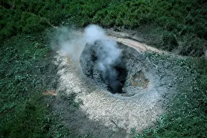 Volcanoes: Vulcano in Gabuna zolf area, Walindi, West New Britain, Papu