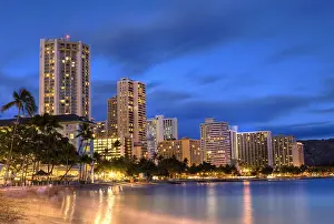 Dynamic: Waikiki Beach bei Sonnenuntergang, Honolulu, Oahu