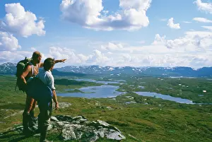 Birdwatchers: Walkers - Snowy Owl Territory