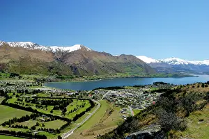 Queenstown: Wanaka, New Zealand. An overlooking view