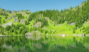 Snoqualmie: Washington State, Central Cascades, Rampart Ridge