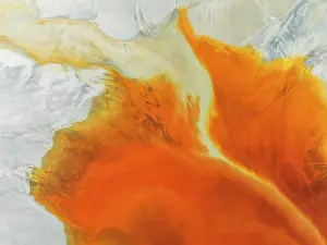 Weird: Waste pond in the mineral-rich area of the Rio Tinto