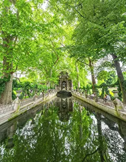 Jardin: Water basin, Jardin du Luxembourg, Quartier Latin