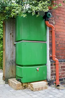 Tanks: Water Tank - Large green rectangular plastic water