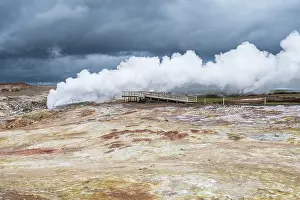 Trave: Water vapor coming out of a hole, geothermal area