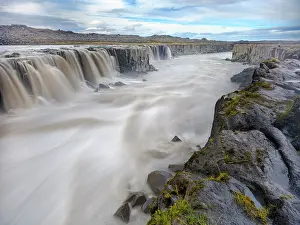 Zwick: Waterfall Selfoss in the Vatnajokull National Park