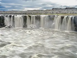 Zwick: Waterfall Selfoss in the Vatnajokull National Park
