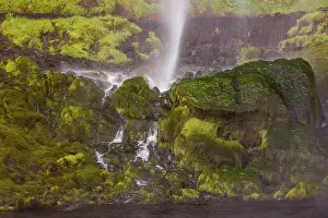 Tall: Waterfall Seljalandsfoss, 60 m high