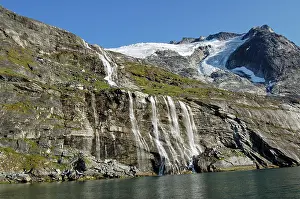 Seldon: Waterfalls of Sermitsiaq Glacier in Godthabs