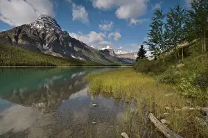 Icefields: Waterfowl lake along the Icefields parkway