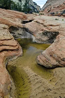 Fold: Waterpocket in Sandstone