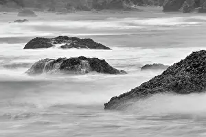 Waves: Waves crashing on rocks, Bandon Beach, Oregon