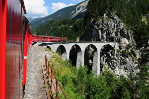 Transport: One way to the WEF: The Glacier Express Unesco World