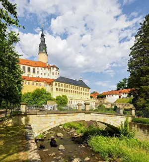 Castle: Weesenstein Castle rises on a rocky outcrop of nodular