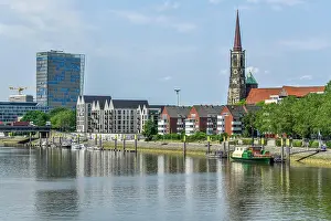 Pier: Weser, Weser Promenade, Stephanikirche, Bremen