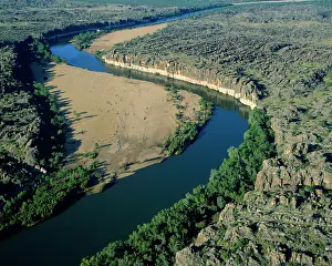 Devonian: Western Australia - river cutting through ancient