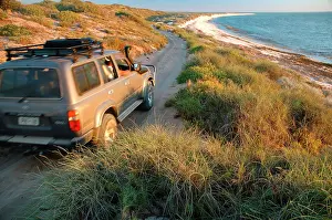 Auscape International: Western Australia - well-equipped 4WD vehicle driving