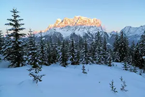 Skiing: Wetterstein mountain chain with Mt. Zugspitze