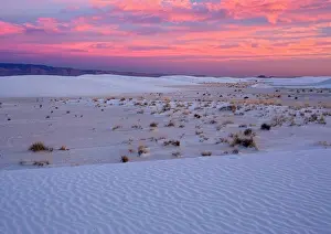 Gypsum: White Gypsum Dunes - with beautiful wind-sculpted