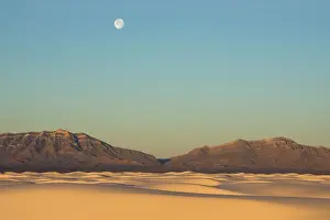 Tularosa: White Sands in the Tularosa Basin
