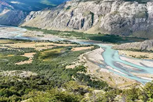 Broad: Wide river valley of the meandering Rio De Las Vueltas