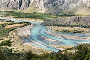 Broad: Wide river valley of the meandering Rio De Las Vueltas