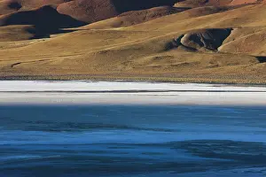 Salar: Wind blowing gusts of salt on the Salar de Chalviri