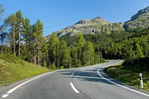 Adige: Winding mountain road, Ofenpass, M&, x2ecf4972;tal