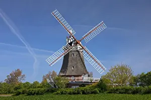 Wheel: Windmill in Oldsum on the island of Fnhr, Northern