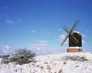 Buckinghamshire: Windmill - in winter snow