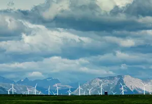 Pincher: Windmills at Pincher Creek, Alberta, with the Rockies