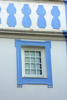 Evora: Window Fascade - in Evora, World Heritage city