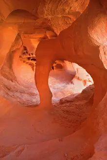Alcove: Windstone - erosion sculpted arch inside a cave-like