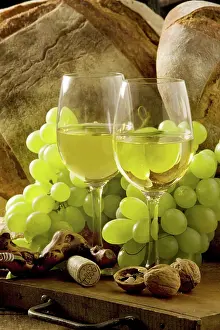 Bread: Wine Glasses - with white wine and grapes
