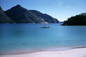 Freycinet: Wineglass Bay, Freycinet National Park, Tasmania, Australia
