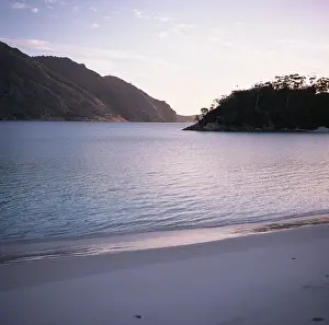 Freycinet: Wineglass Bay, Freycinet National Park, Tasmania, Australia