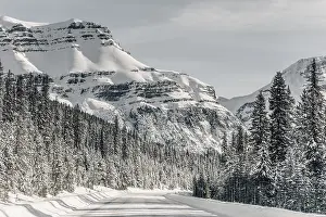 Roads: Winter road trip on the Icefields Parkway with lots of snow and ice