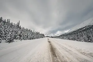 Roads: Winter road trip on the Icefields Parkway with lots of snow and ice