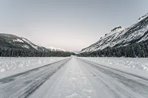 Roads: Winter road trip on the Icefields Parkway with lots of snow and ice