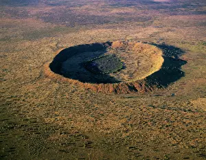 Curves: Wolfe Creek meteor crater