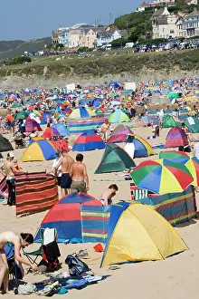 Tents: Woolacombe, Devon, UK - Holidaymakers with tents