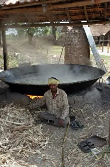 Factories: Worker - Sugar factory, India