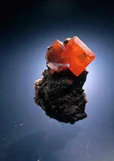 Tabular: Wulfenite