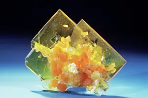 Oxidation: Wulfenite from Theba, Arizona