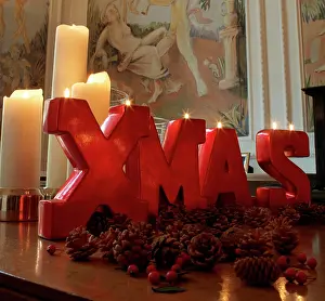 Burning: XMAS Christmas candle arrangement in a stylish ambience