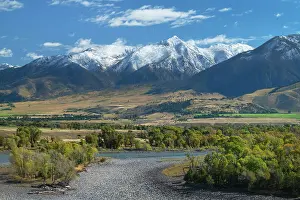 Yellowstone: Yellowstone River, Absaroka Mountains, Montana
