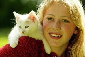 Choosing: Young GIRL - with kitten